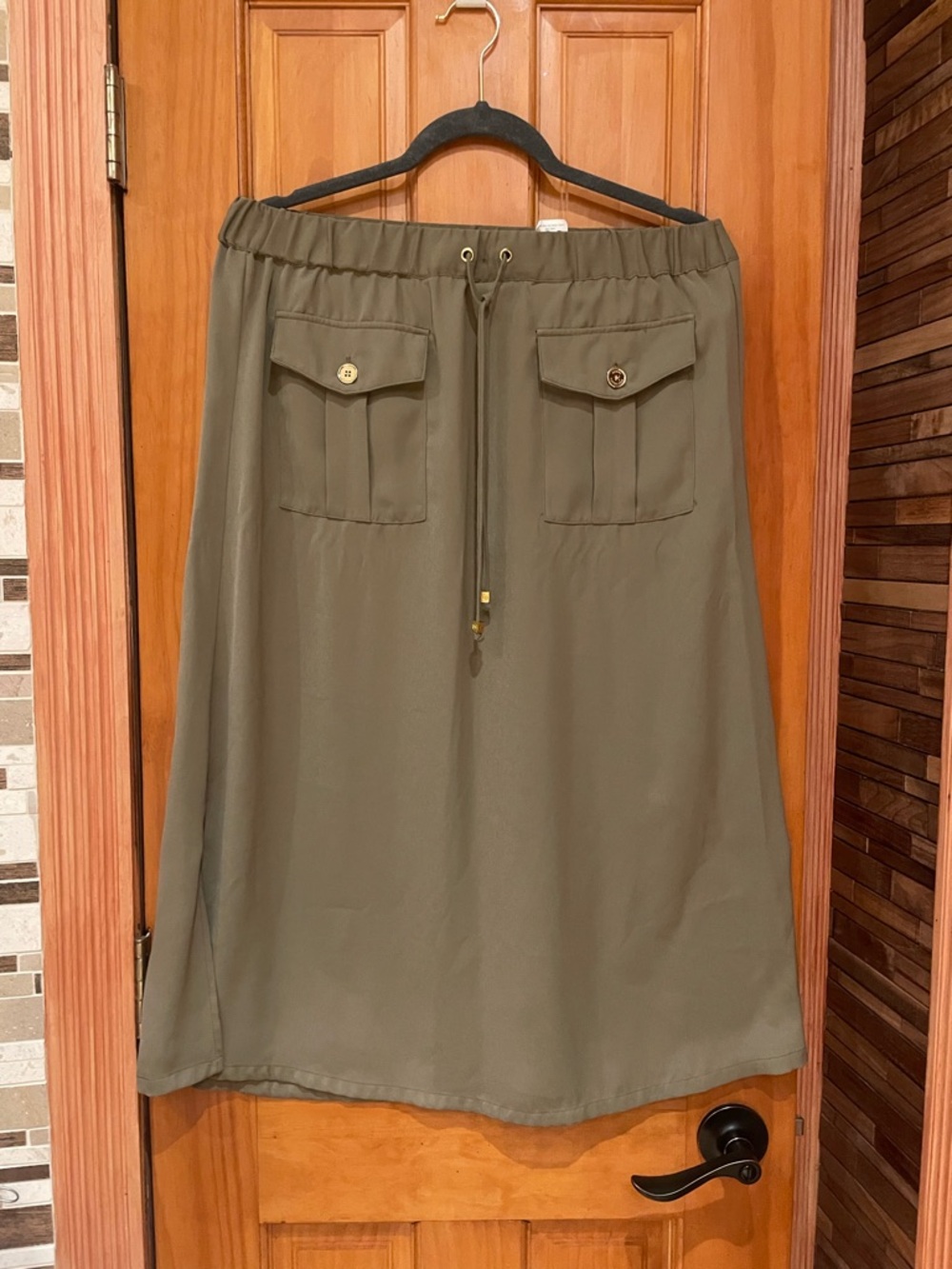 Michael Kors Olive Green Midi Skirt with Front Patch Pockets